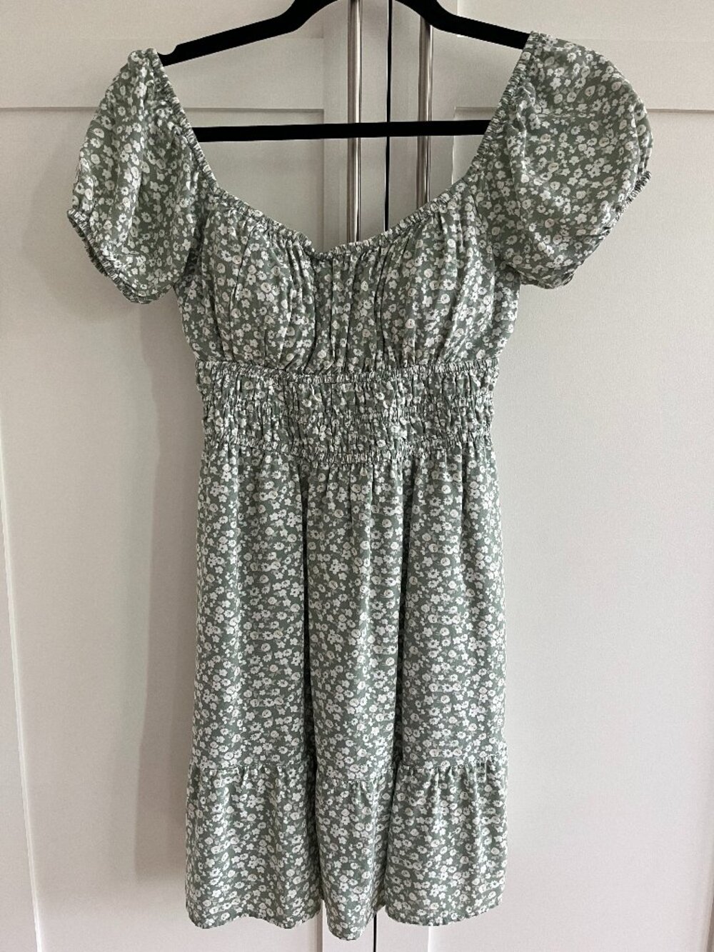 Hollister Sage Green Floral Cutout Mini Dress Puff Sleeve Size XS